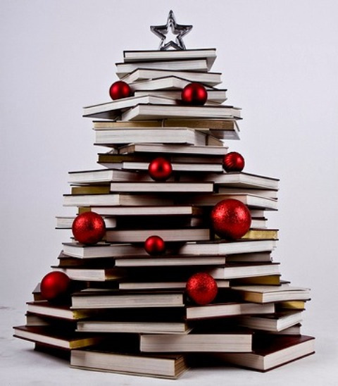 un libro sotto l'Albero